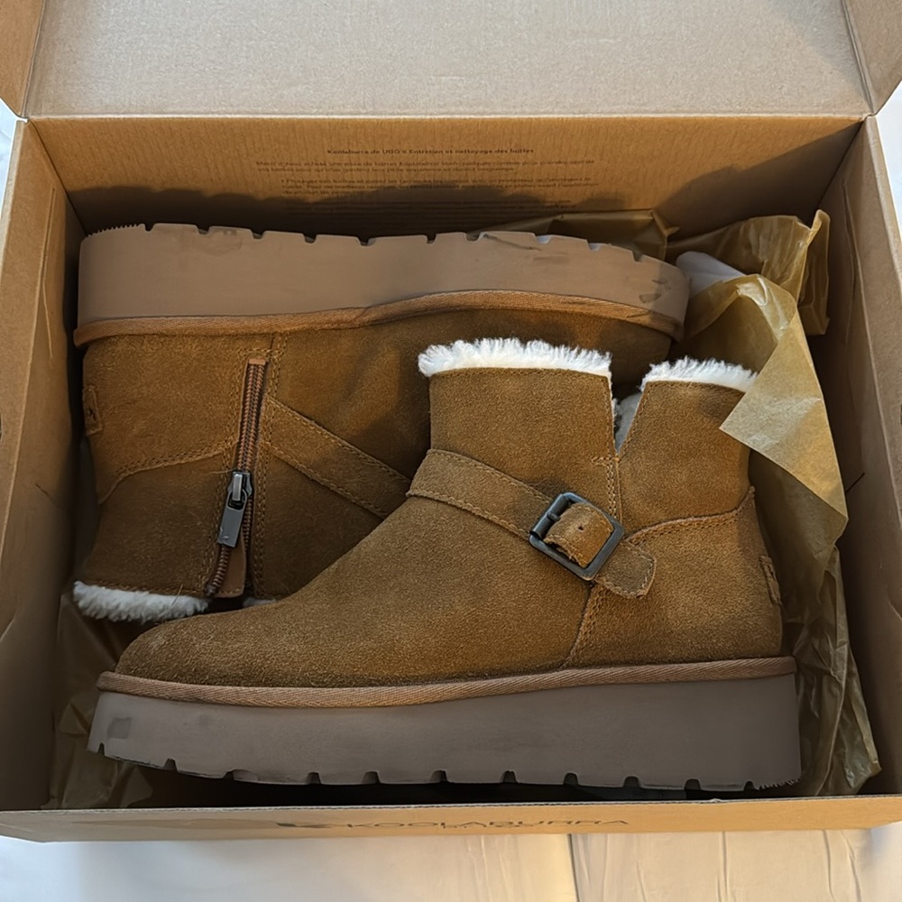 Tan UGG boots only worn once, in great shape, still with box